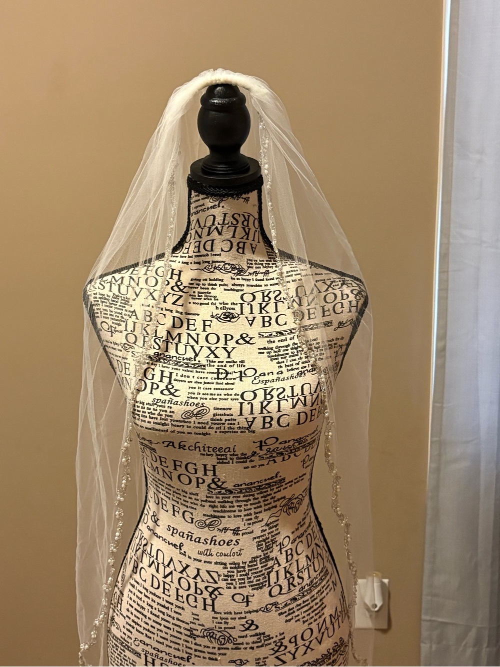 Delicate Beaded Edge Bridal Veil - Ivory